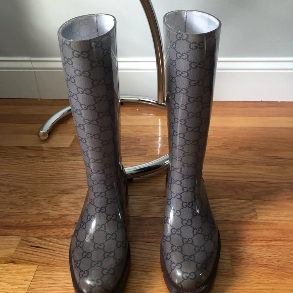 Gucci Monogram Gray Rain Boots - Picture 3 of 4